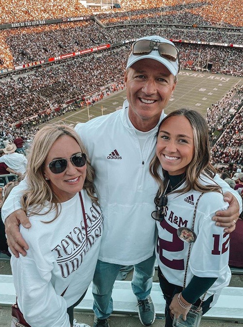 Doctor Rozas her husband and daughter